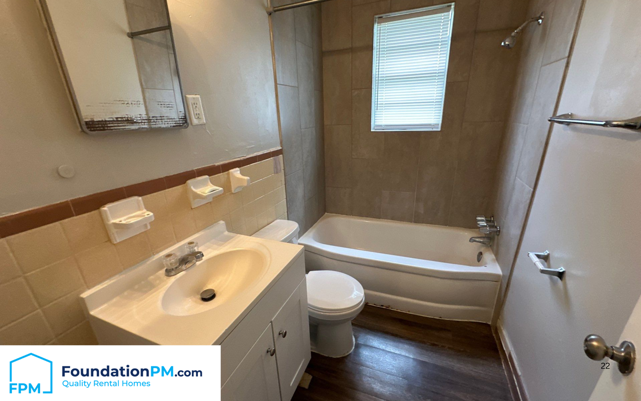 1056 Hudson Street - Photo 7 of 7