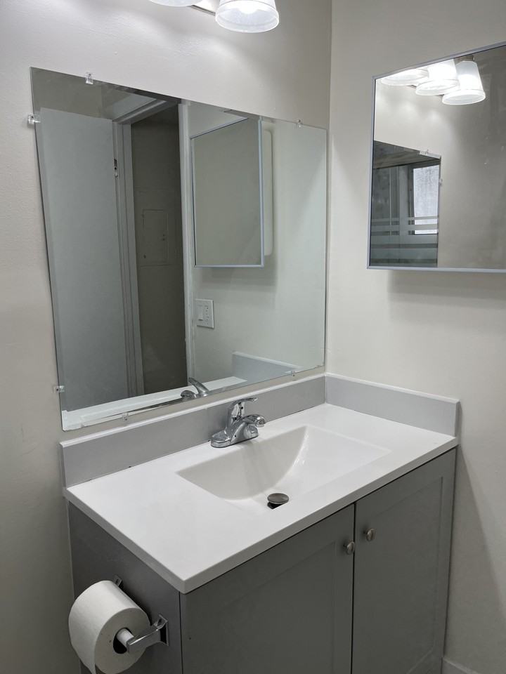 Aqua Residence @ Hollywood - Photo 7 of 9