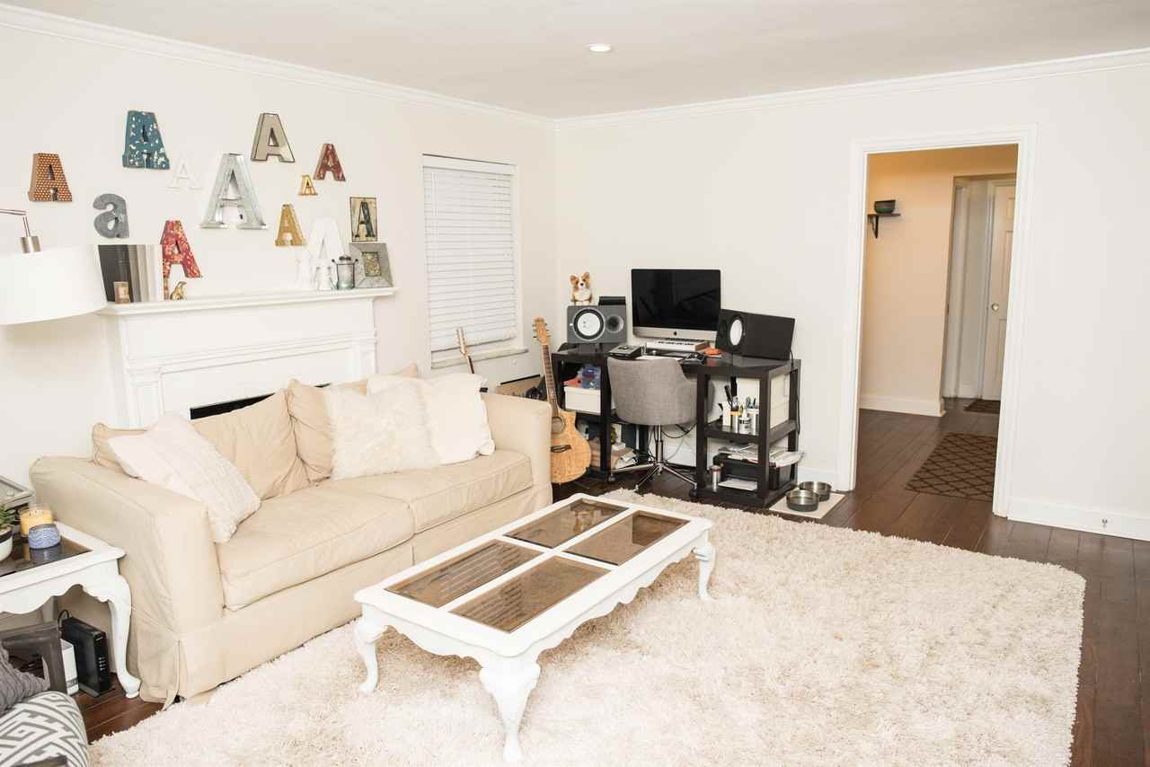 2023 Edgecliff Point - Photo 4 of 46
