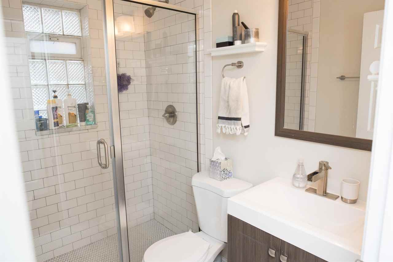 2023 Edgecliff Point - Photo 6 of 46