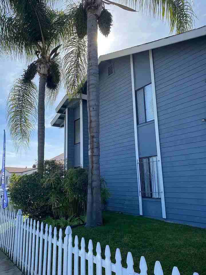 4218 46th Street - Photo 2 of 16