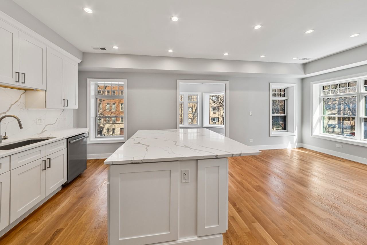 935 W Winona St #1N - Photo 5 of 22