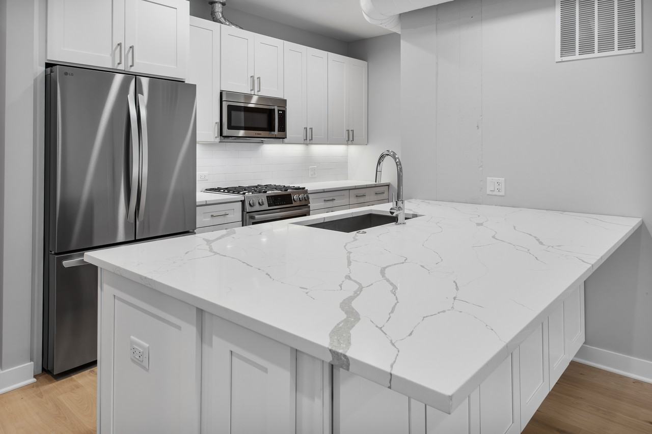 4637 N Ashland Ave #302 - Photo 3 of 20