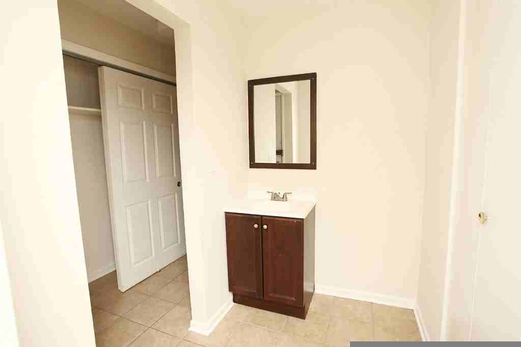 5847 N Winthrop Ave #101 - Photo 6 of 7