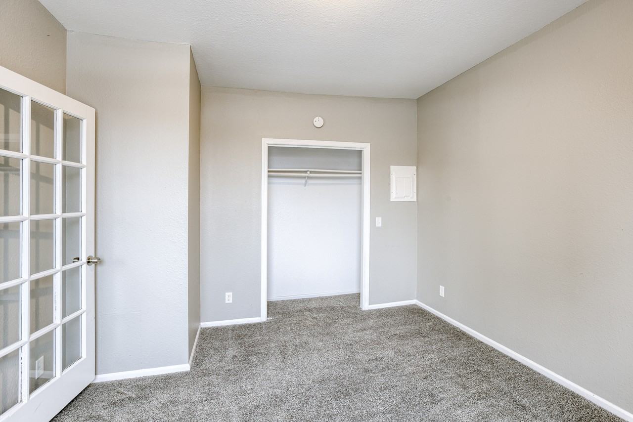 210 South 24th Street - Photo 7 of 50