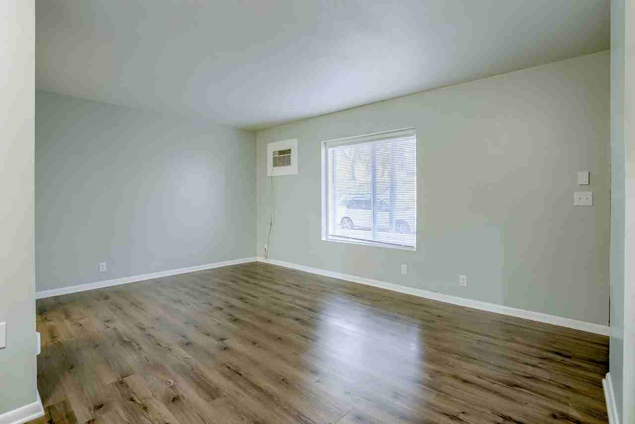 1015 NORTH 47TH AVENUE - Photo 5 of 10