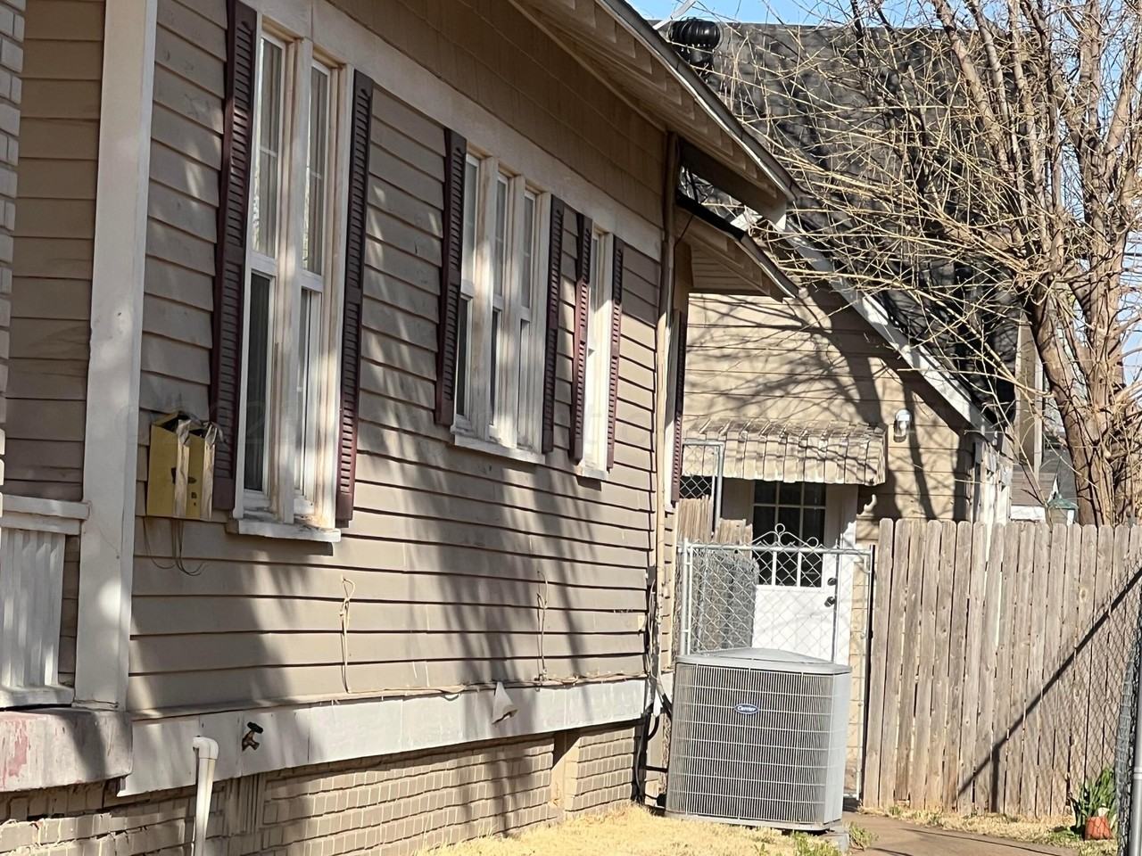 2211 S Polk St Apt B - Photo 4 of 20