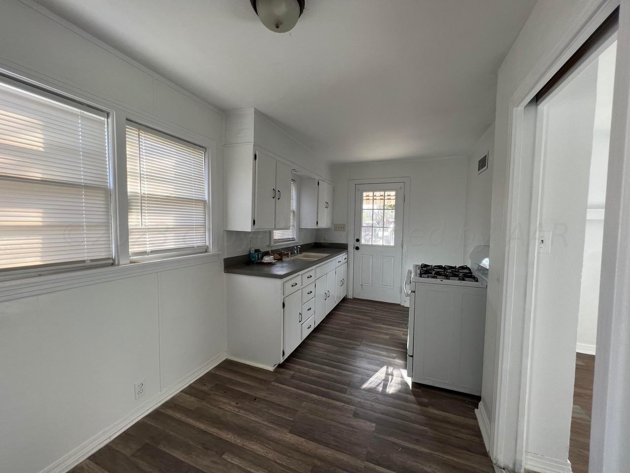 2211 S Polk St Apt B - Photo 6 of 20