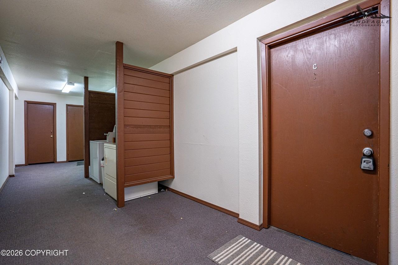 1620 N Winding Brook Loop #D - Photo 2 of 13