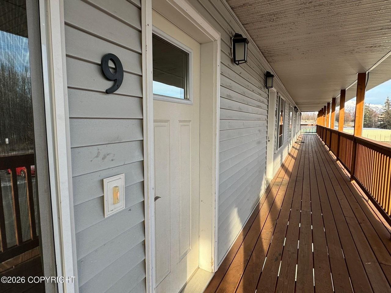 680 N Luke St - Photo 2 of 13