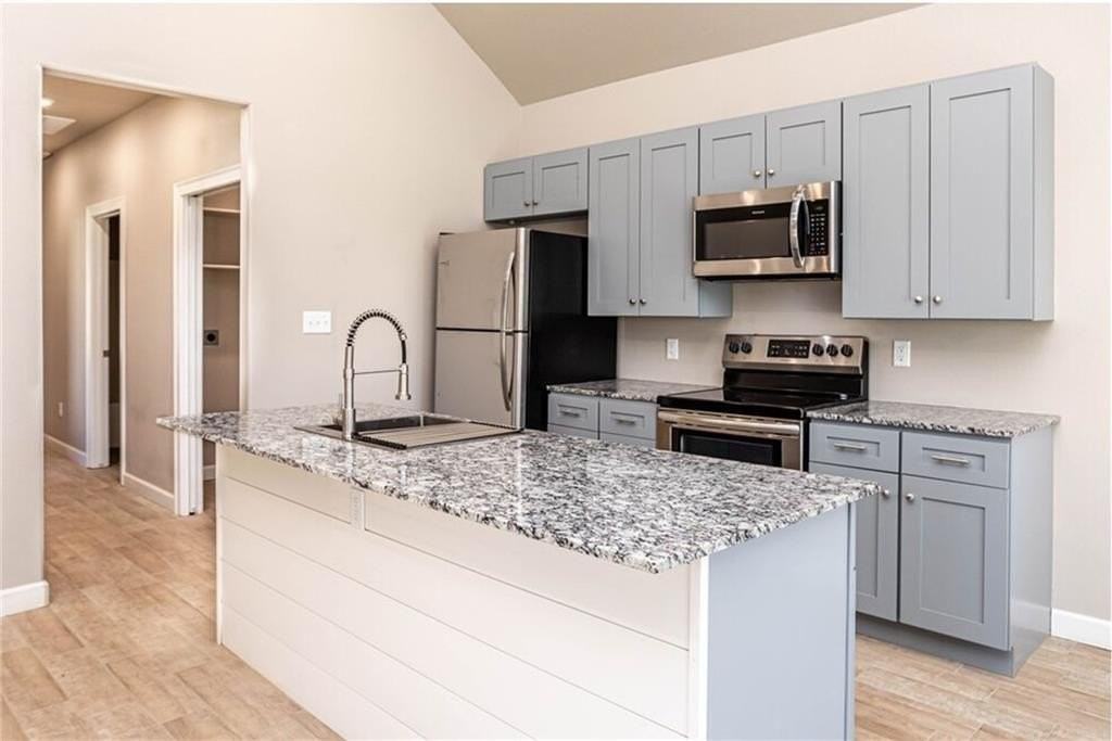 901 Valley Oaks Ln - Photo 5 of 24