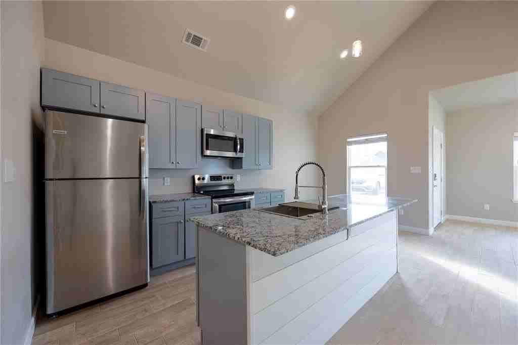 901 Valley Oaks Ln - Photo 6 of 24