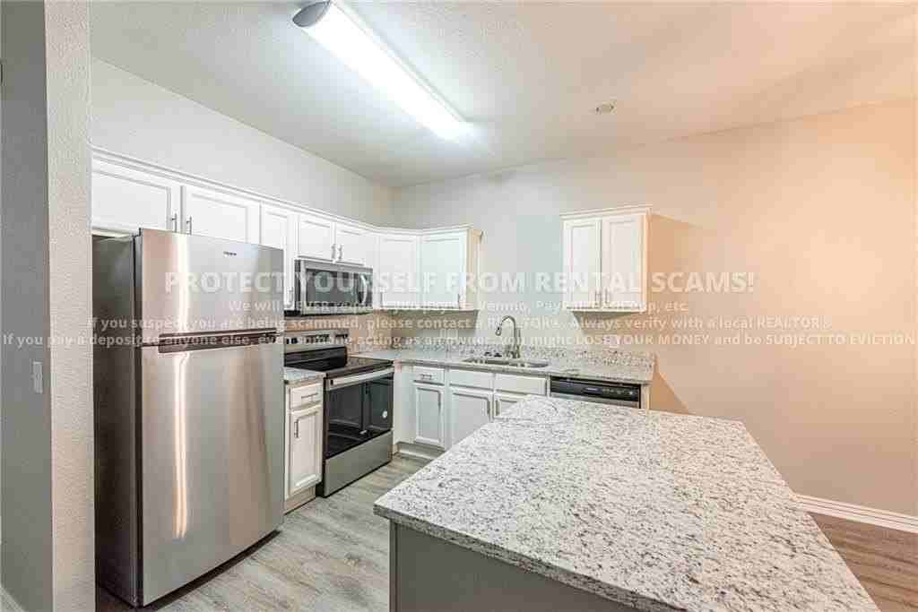 758 W Breeze Cv - Photo 6 of 17