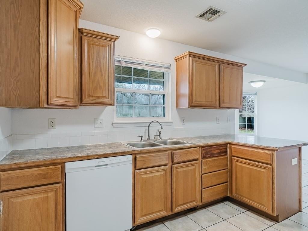 2110 Se Atherton Cir - Photo 6 of 22