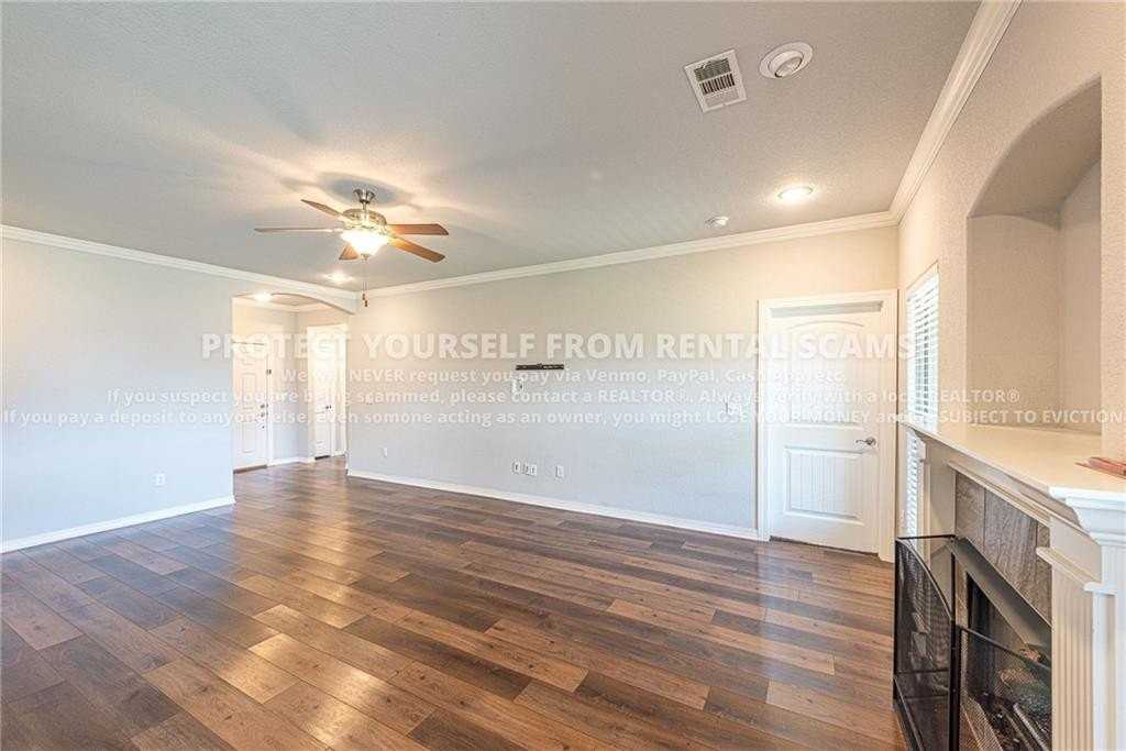 1111 Tulip St - Photo 5 of 19