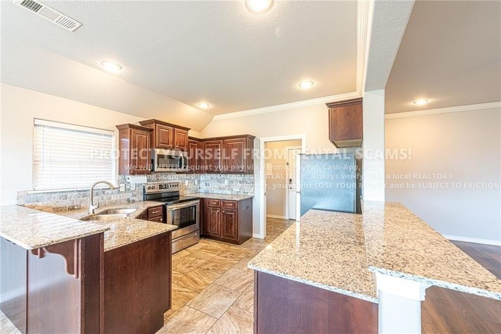 1111 Tulip St - Photo 6 of 19