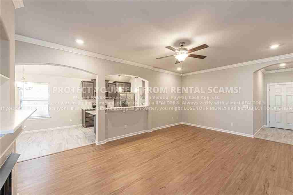 4463 W Newton Ave - Photo 4 of 14