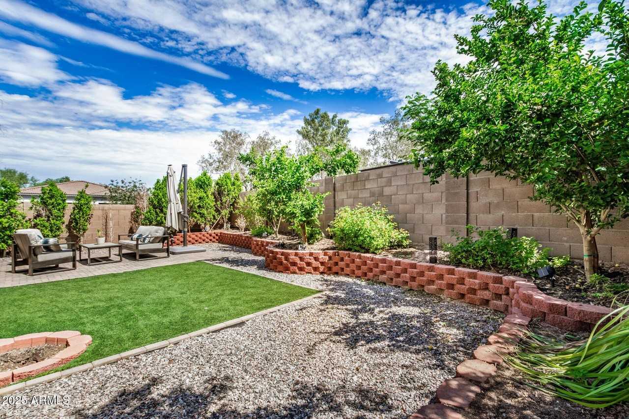 22203 S 214th St - Photo 5 of 50