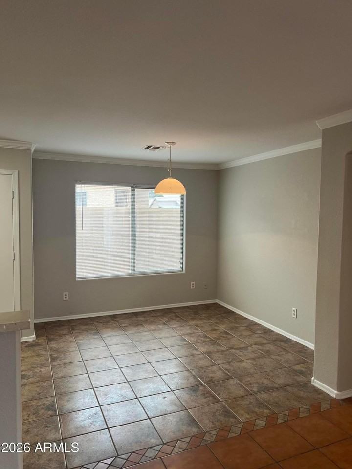 8133 W Magnolia St - Photo 3 of 8