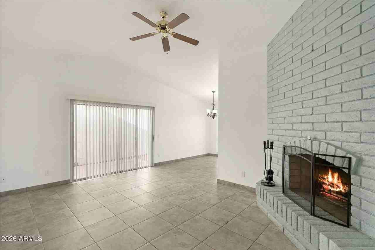 8037 N 40th Ave - Photo 5 of 24