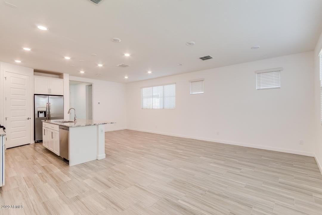 1070 E Marlin Dr - Photo 6 of 24