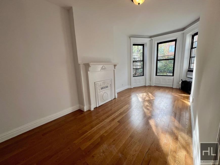 14 Saint Andrews Pl - Photo 2 of 10
