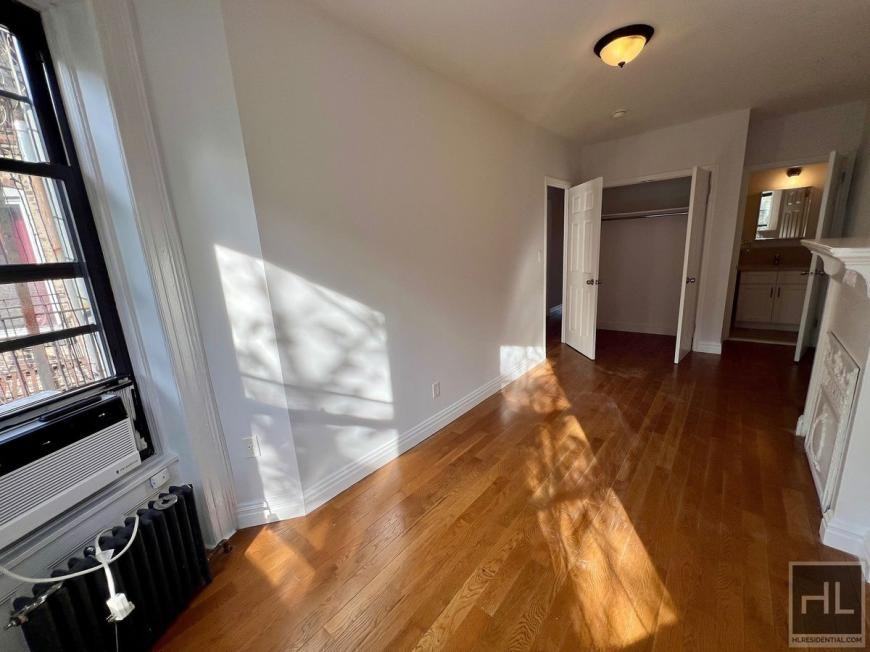 14 Saint Andrews Pl - Photo 5 of 10