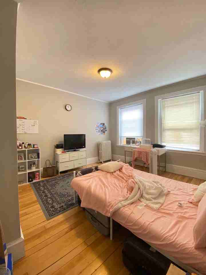 10 Glenville AvenueApt. 3 #3 - Photo 5 of 14