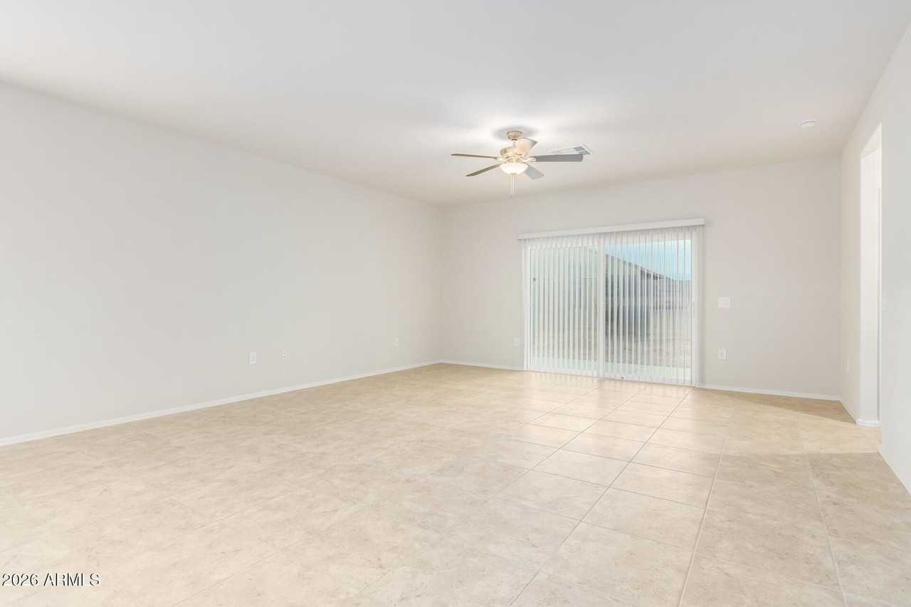 1810 W Pinkley Ave - Photo 5 of 37