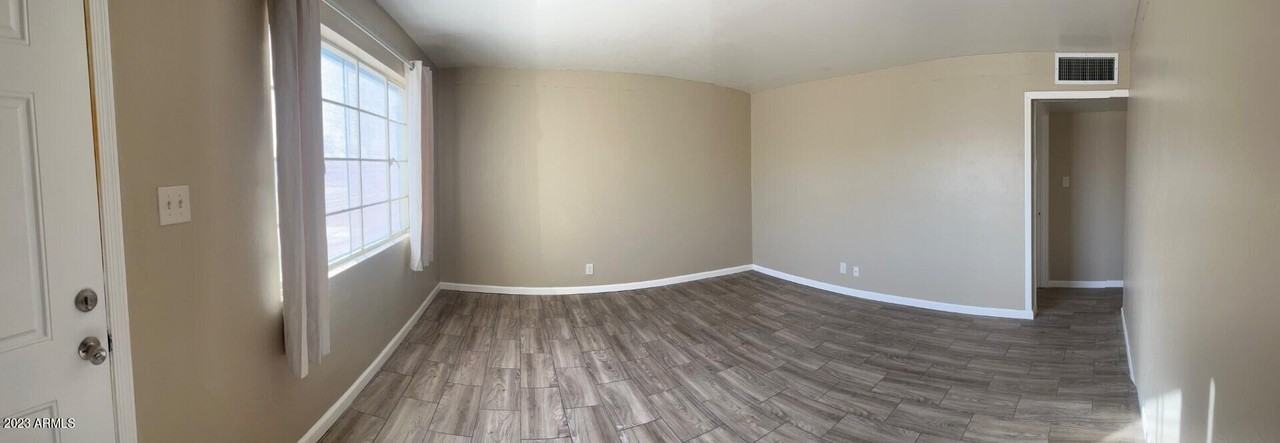 8638 N 8th St - Photo 4 of 12