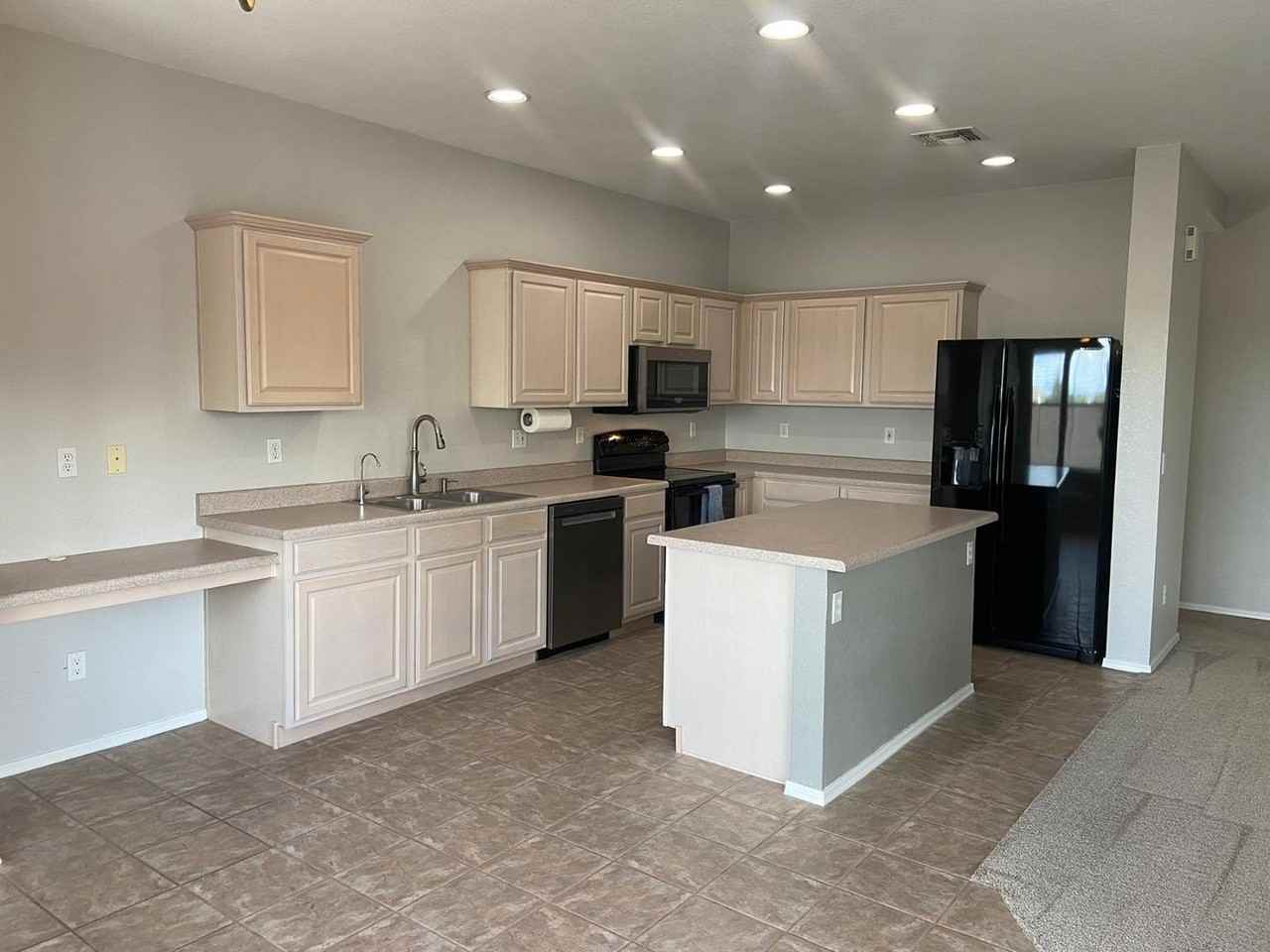 1330 E Pedro Rd - Photo 4 of 50