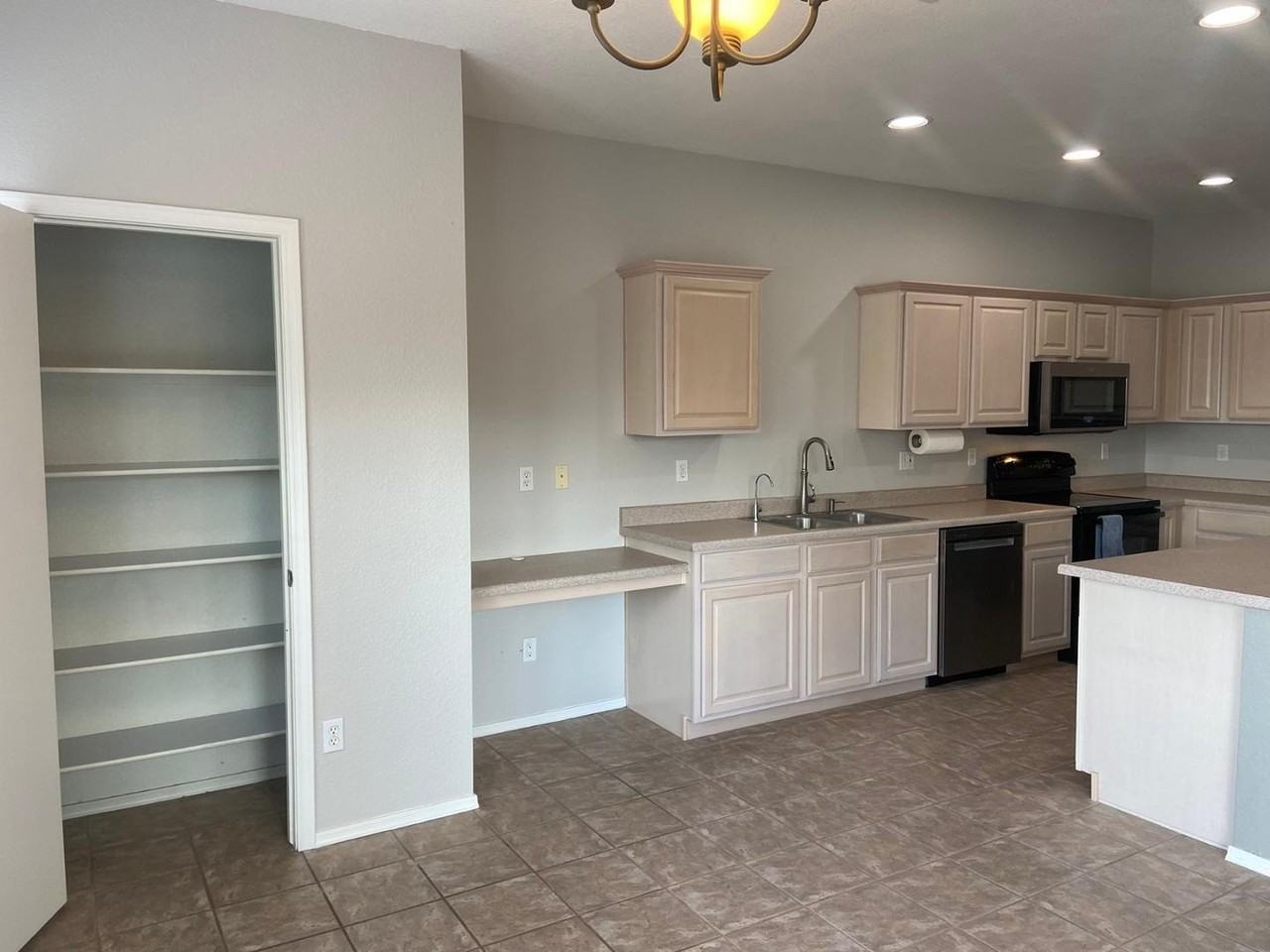 1330 E Pedro Rd - Photo 3 of 50