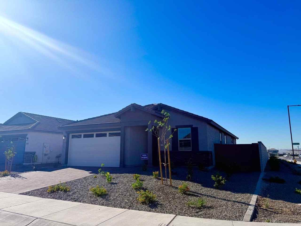 24245 W Raymond St - Photo 2 of 20