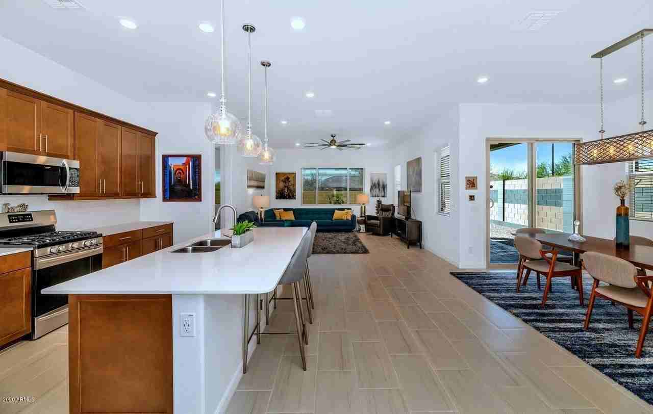 16979 W Alameda Rd - Photo 4 of 26