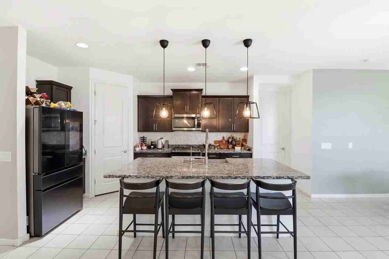 6737 W Valley View Dr - Photo 3 of 23