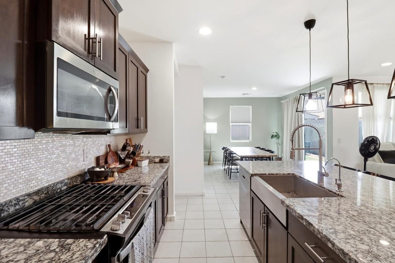 6737 W Valley View Dr - Photo 6 of 23