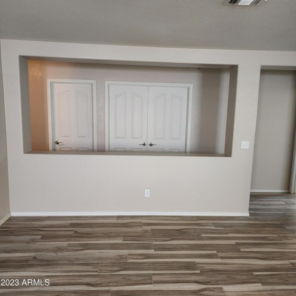 15864 W Evans Dr - Photo 3 of 17