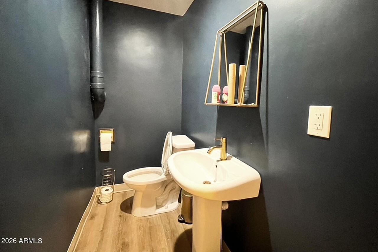 1805 W Van Buren St Unit 200 - Photo 7 of 11