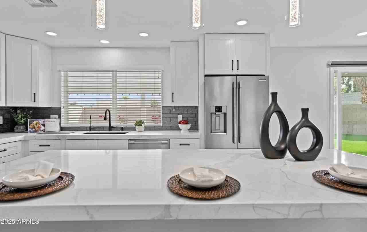 11615 N 30th St - Photo 2 of 35