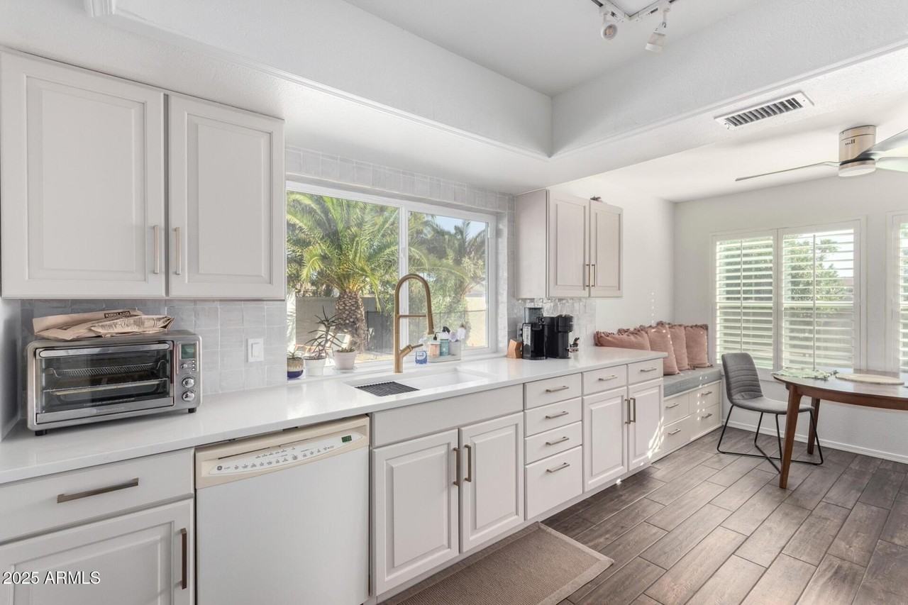 6513 N 81st Pl - Photo 7 of 19