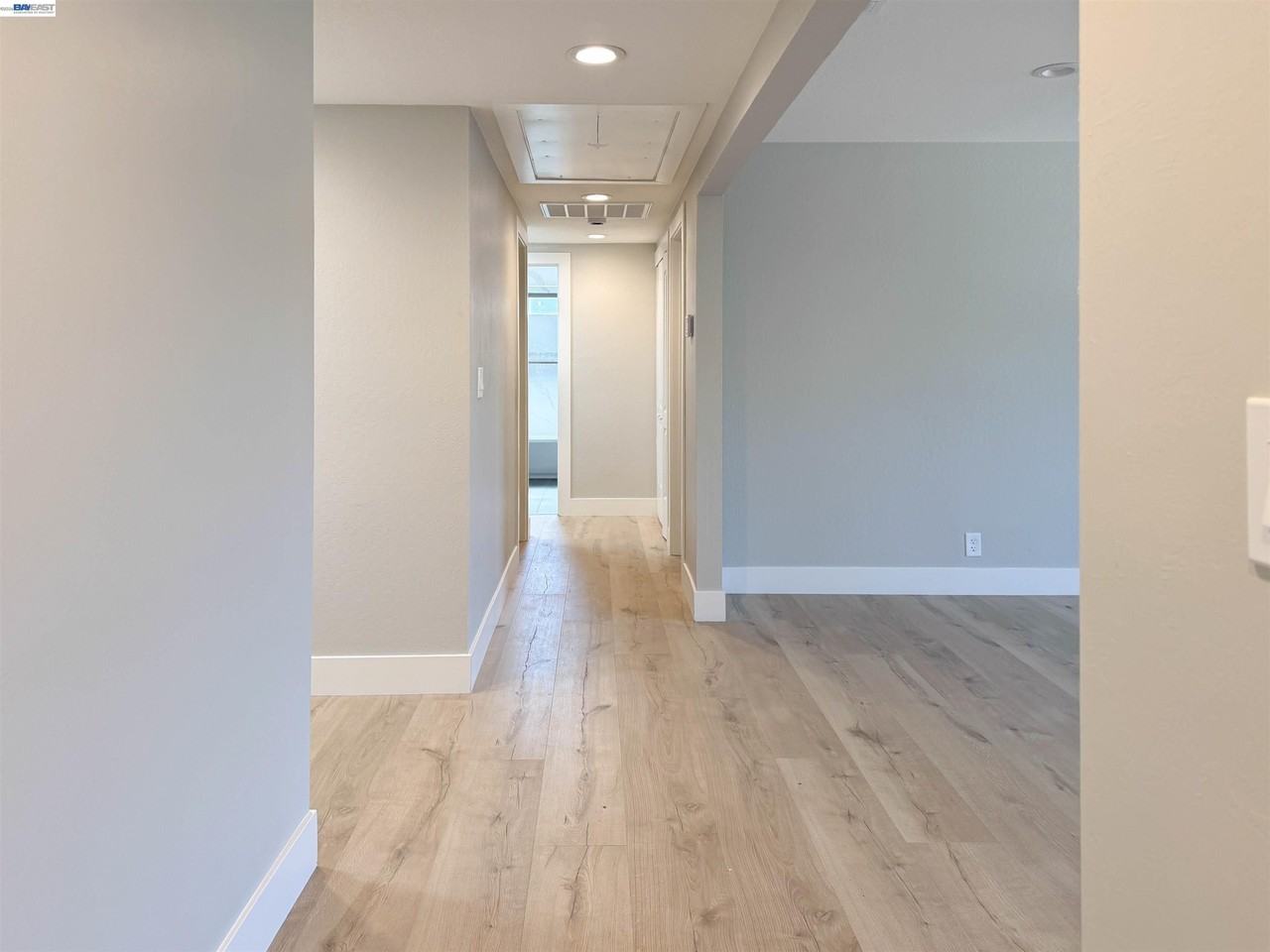 2071 Seacliff Dr - Photo 7 of 20