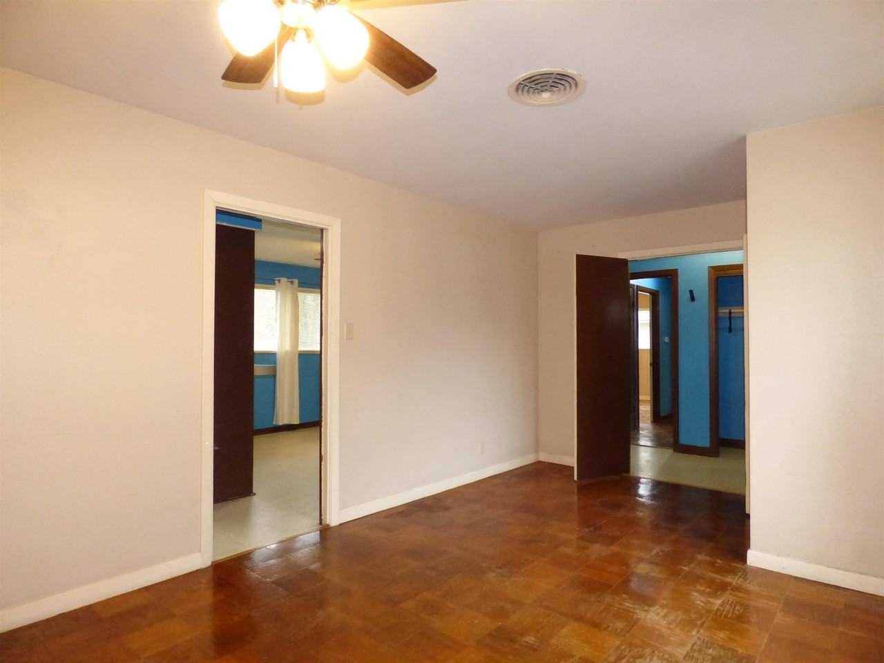 2208 Monterrey Dr - Photo 6 of 29