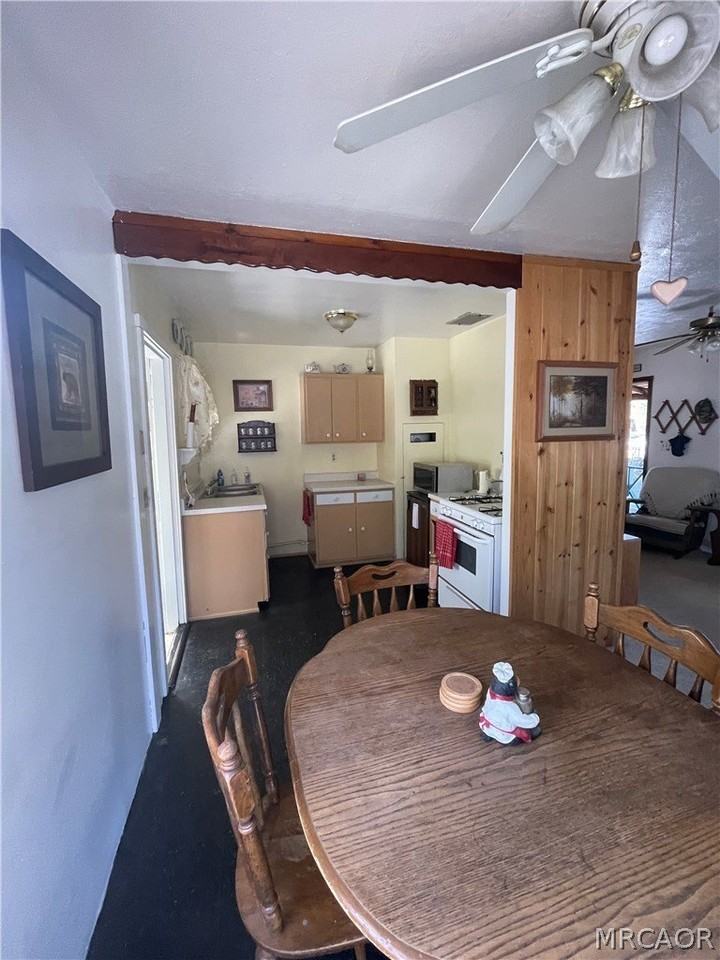 624 E Big Bear Blvd - Photo 7 of 11