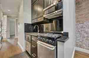 featured image of 424 W 51st St