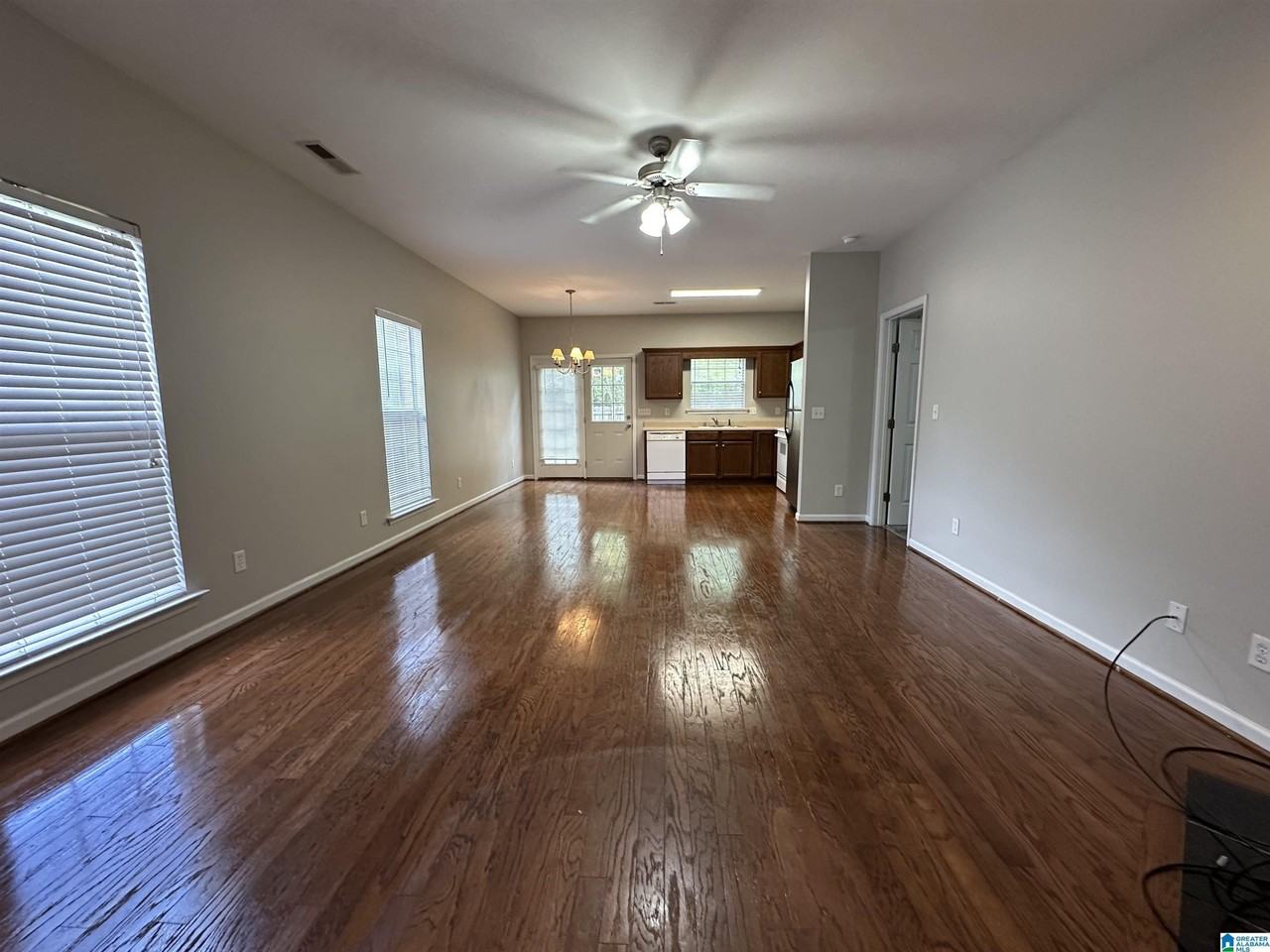 1103 Castlemaine Dr - Photo 4 of 27