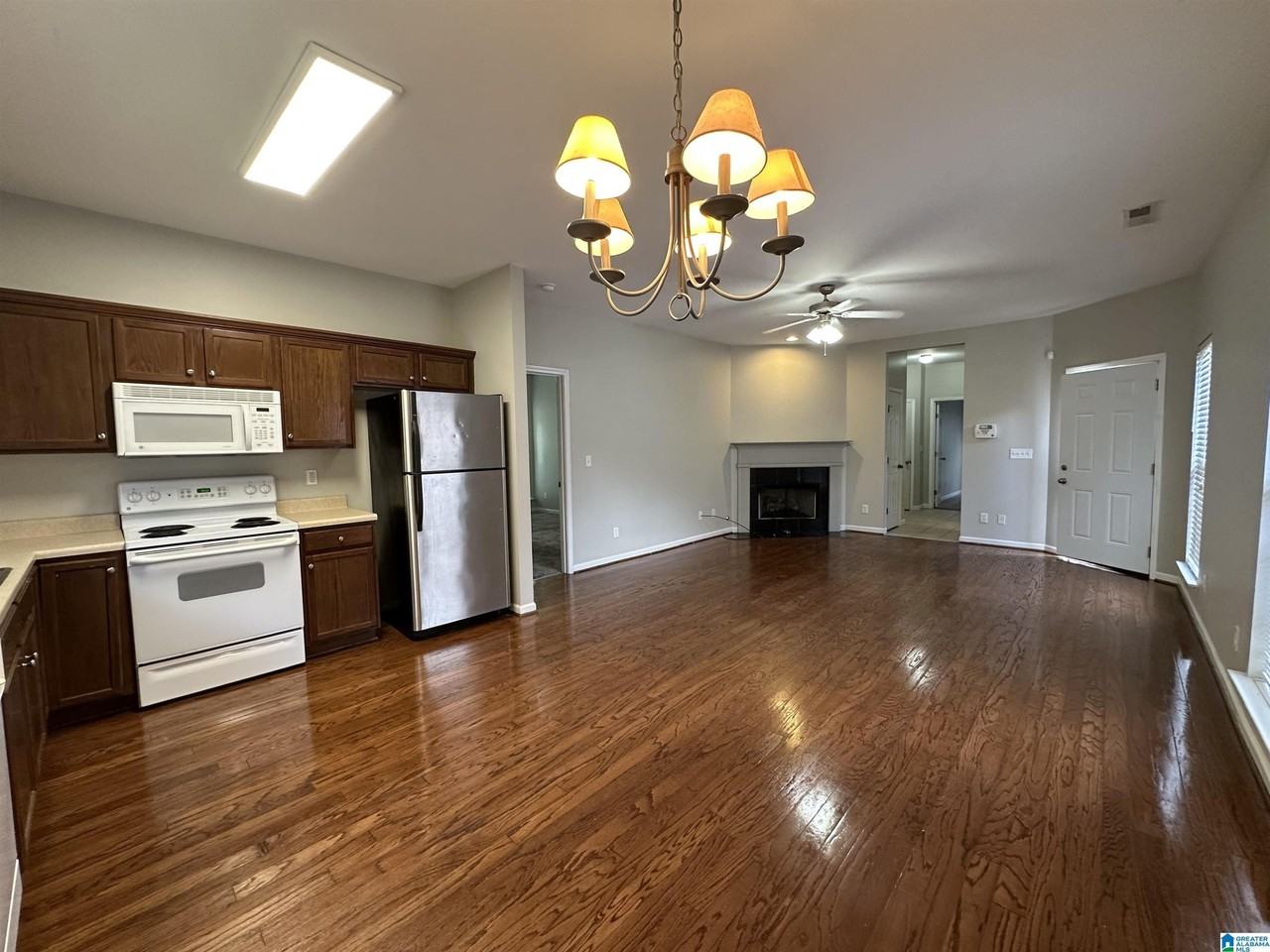 1103 Castlemaine Dr - Photo 5 of 27