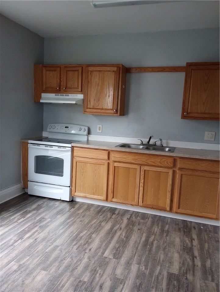 364 W Gray St - Photo 5 of 16