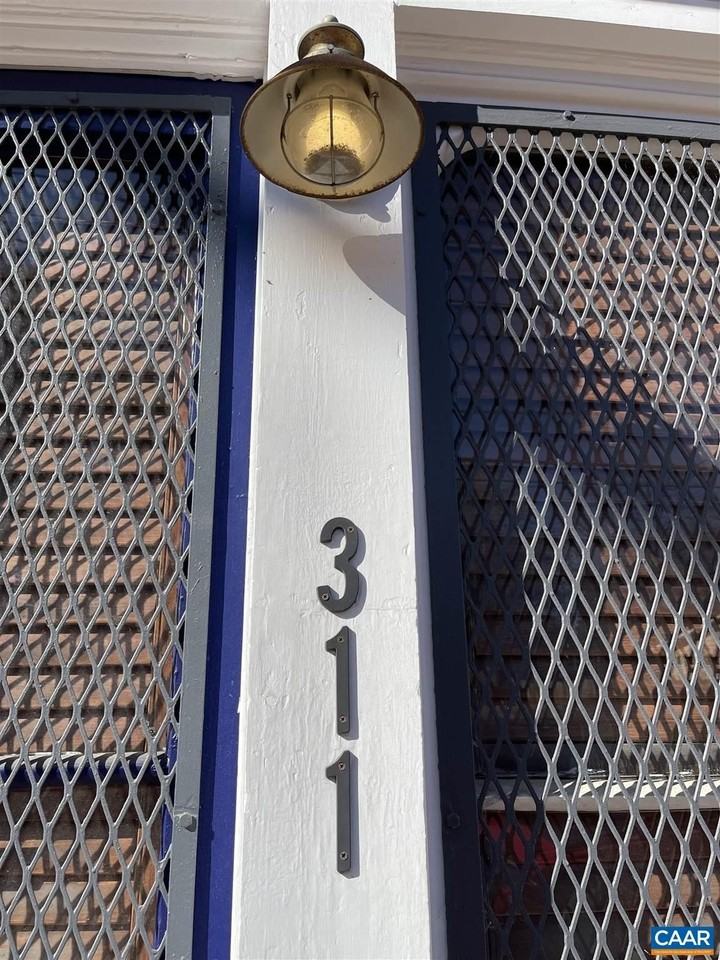 311 5th St Ne - Photo 3 of 30