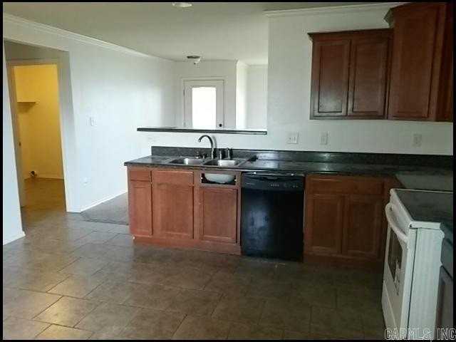 1101 Yarrow Dr - Photo 2 of 10