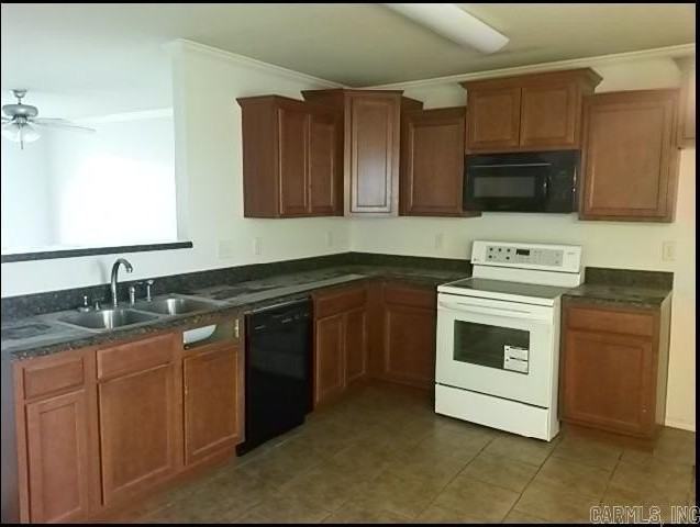 1101 Yarrow Dr - Photo 3 of 10